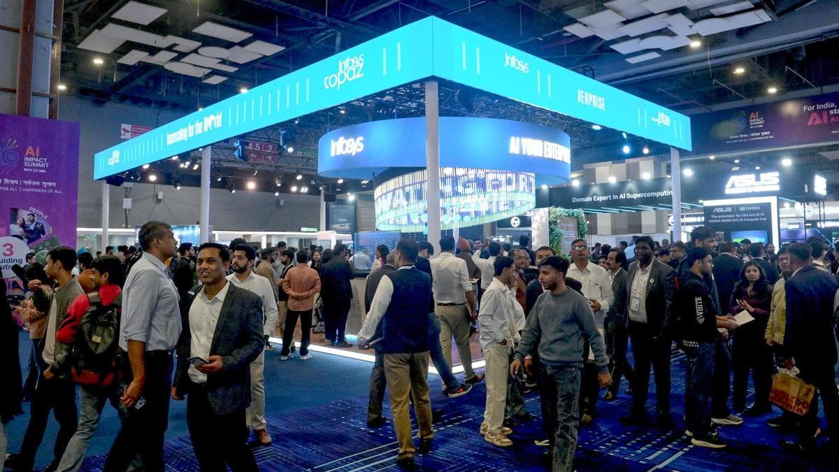 AI summit: More halls opened, crowd flow improves