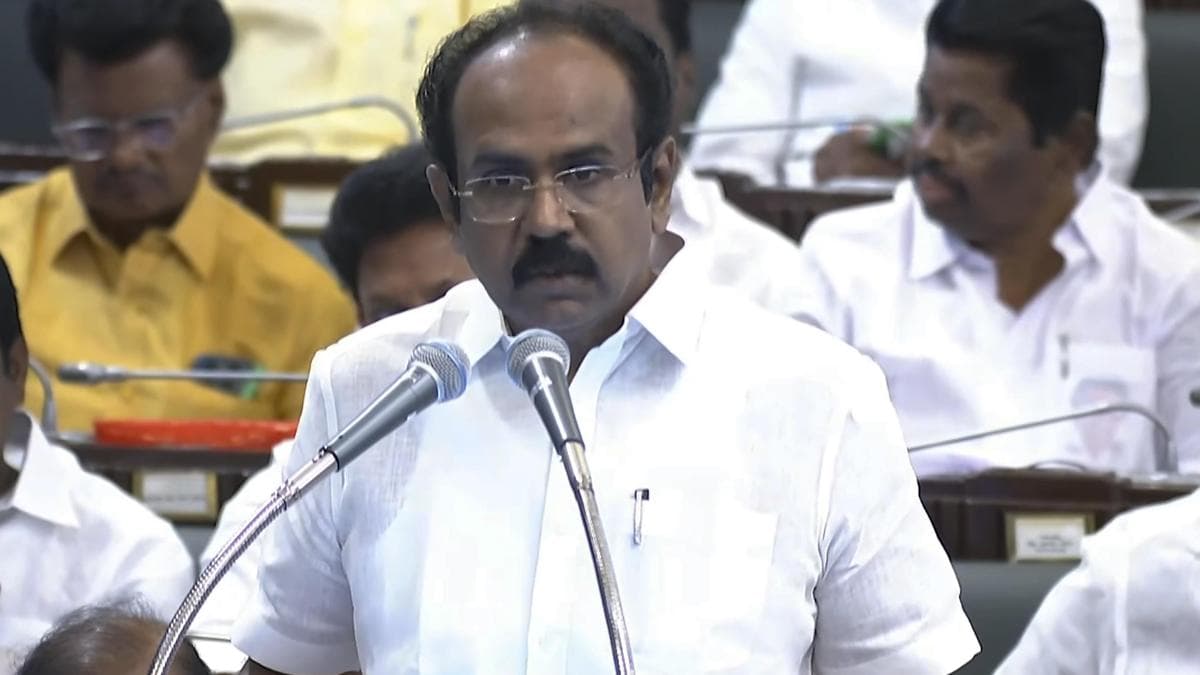 A budget interwoven with wise sayings