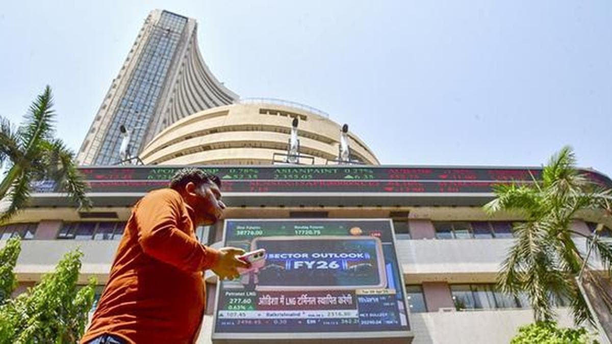 Nifty 50 falls 1.4% to 25,454.35 points as U.S.-Iran row fuel crude prices