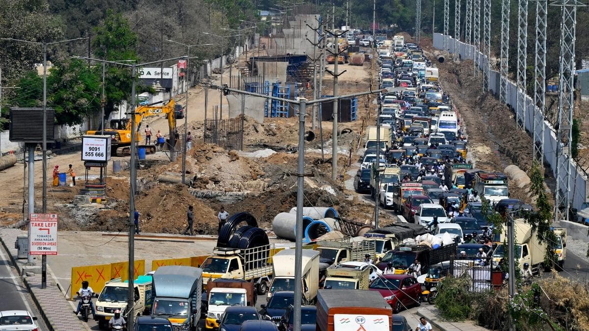 Traffic sees mild relief on Sikh Village–Paradise stretch, commute time largely unchanged